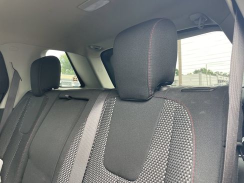Used 2017 GMC Terrain SLE FWD image 12