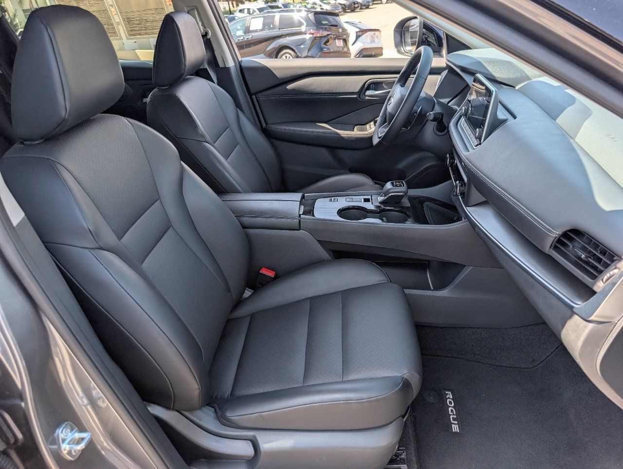 Used 2026 Nissan Rogue Dark Armor FWD image 8