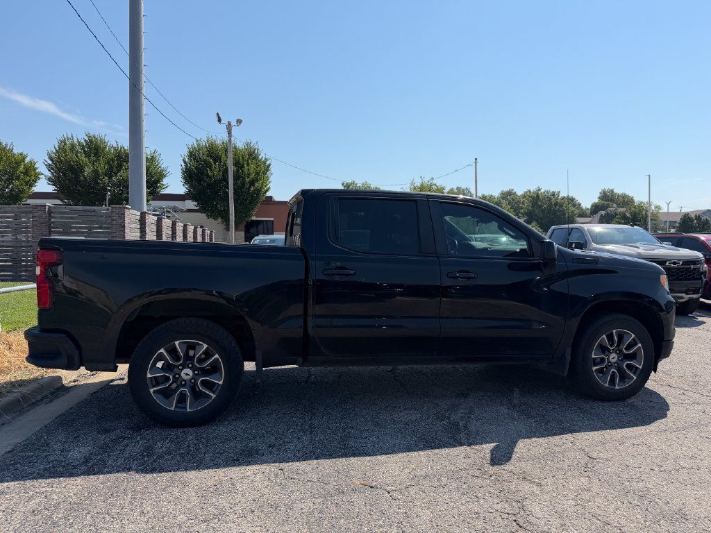 Used 2023 Chevrolet Silverado 1500 RST w/ Convenience Package II AWD/4WD image 2