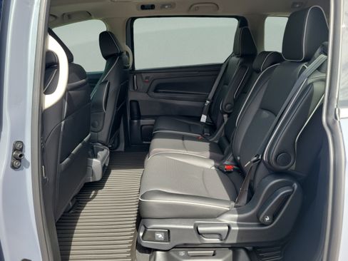 New 2026 Honda Odyssey Elite image 9