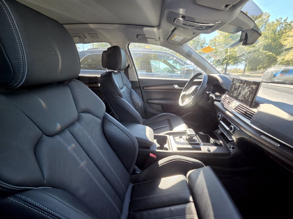 Used 2023 Audi Q5 2.0T Premium Plus w/ Premium Plus Package AWD/4WD image 7