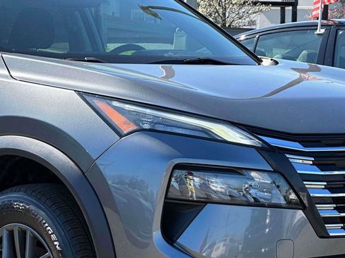 Used 2024 Nissan Rogue S image 7