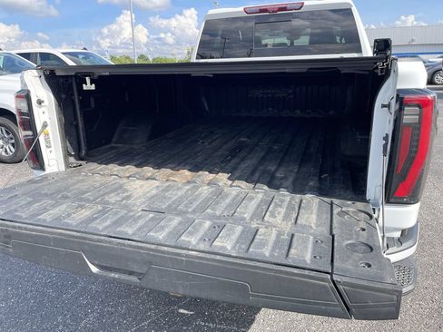 Used 2024 GMC Sierra 2500 AT4 w/ AT4 Premium Plus Package AWD/4WD image 27