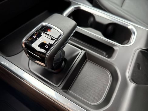 Used 2024 GMC Sierra 1500 SLT w/ SLT Premium Plus Package image 23