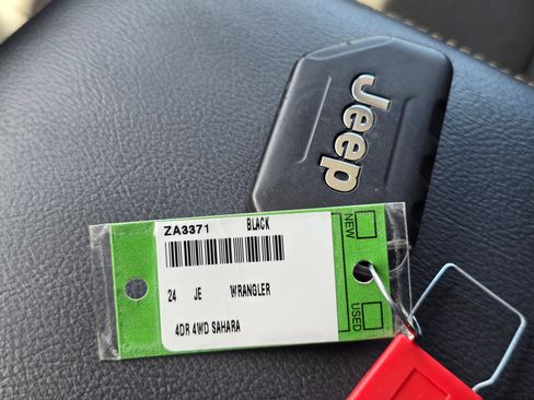 Used 2024 Jeep Wrangler Unlimited Sahara AWD/4WD image 62