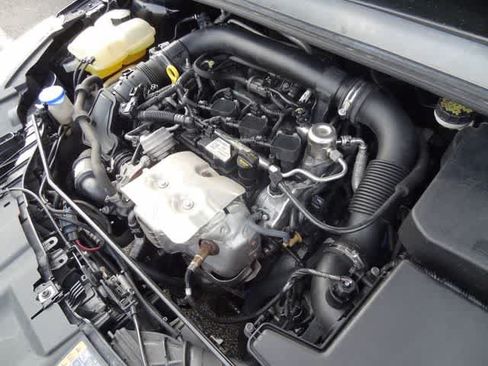 Used 2016 Ford Focus SE FWD image 31