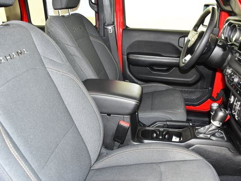 Used 2024 Jeep Wrangler Unlimited Sahara AWD/4WD image 42