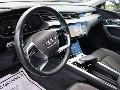 Used 2021 Audi e-tron Premium Plus w/ Premium Plus Package AWD/4WD image 9
