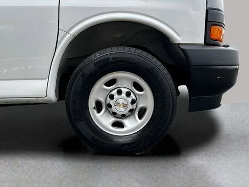 Used 2023 Chevrolet Express 2500 Work Van w/ Driver Convenience Package image 33