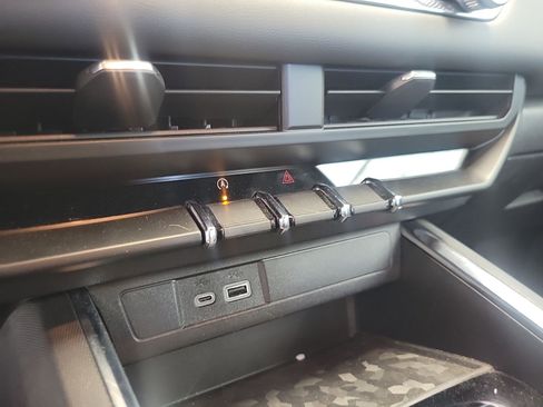 Certified 2024 GMC Canyon Elevation image 28