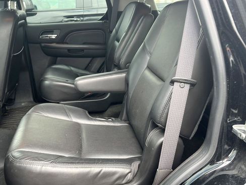 Used 2007 Cadillac Escalade AWD w/ Information Package image 21