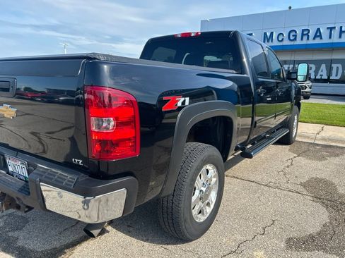 Used 2014 Chevrolet Silverado 2500 LTZ w/ LTZ Plus Package AWD/4WD image 7