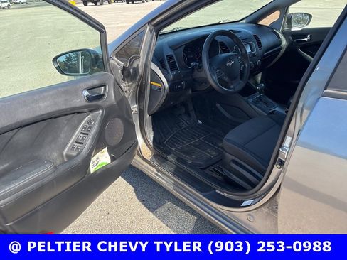 Used 2016 Kia Forte LX w/ LX Popular Plus Package image 9