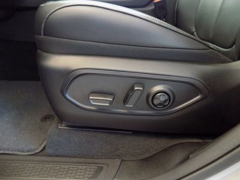 New 2025 Jeep Grand Cherokee Limited w/ Luxury Tech Group II image 18