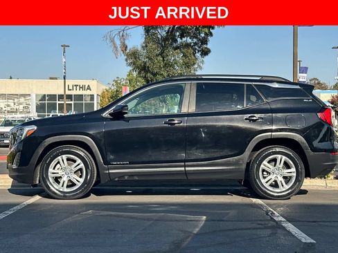 Used 2021 GMC Terrain SLE w/ Driver Convenience Package FWD image 6