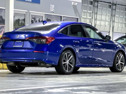 Used 2023 Honda Civic Touring image 8
