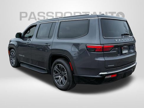 Used 2022 Jeep Wagoneer Series III image 3