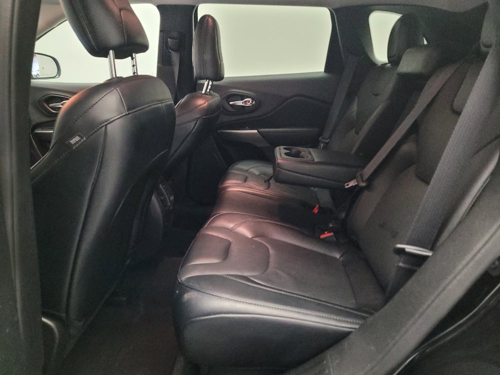 Used 2022 Jeep Cherokee Latitude Lux FWD image 18
