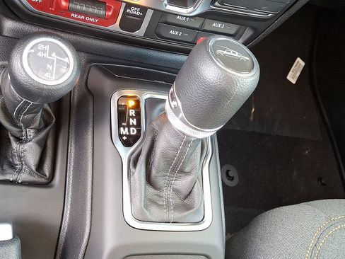 New 2026 Jeep Gladiator Sport AWD/4WD image 16