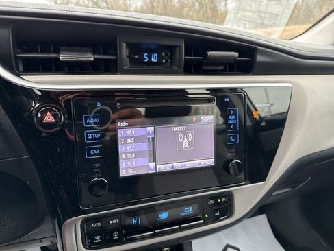 Used 2017 Toyota Corolla LE image 23