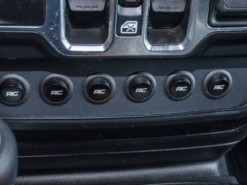 Used 2023 Jeep Gladiator Sport AWD/4WD image 52