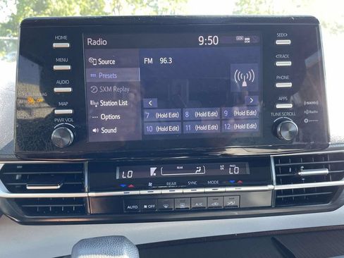 Used 2021 Toyota Sienna LE FWD image 31