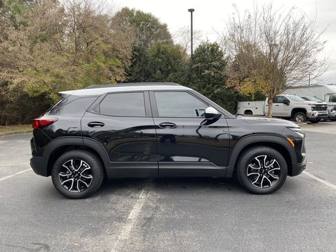 Used 2025 Chevrolet TrailBlazer ACTIV w/ Convenience Package image 10