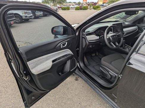 Used 2023 Jeep Compass Sport AWD/4WD image 8