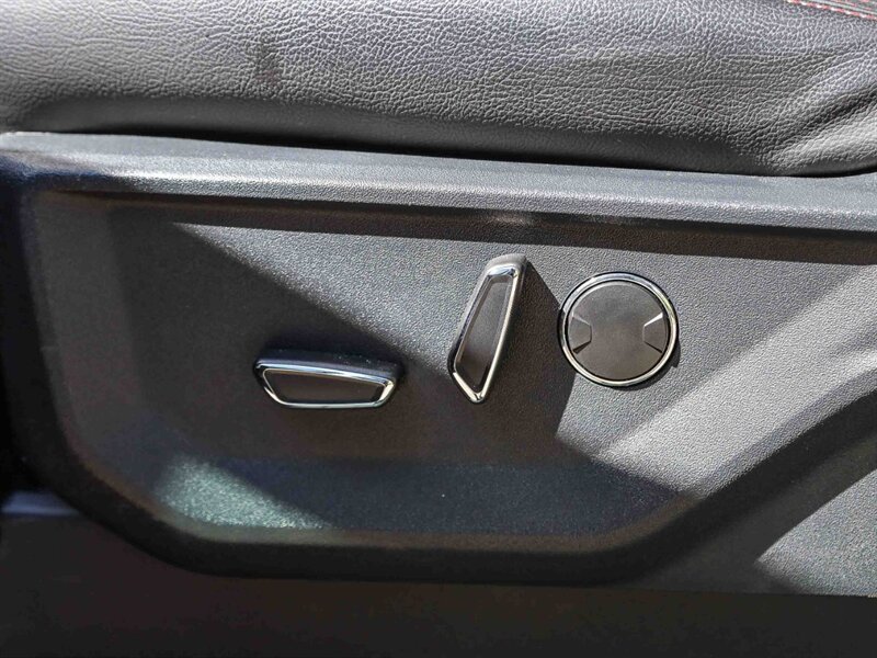 Used 2025 Ford F150 Lariat w/ Equipment Group 502A High AWD/4WD image 27