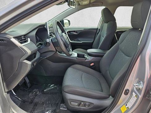 Used 2024 Toyota RAV4 XLE FWD image 20