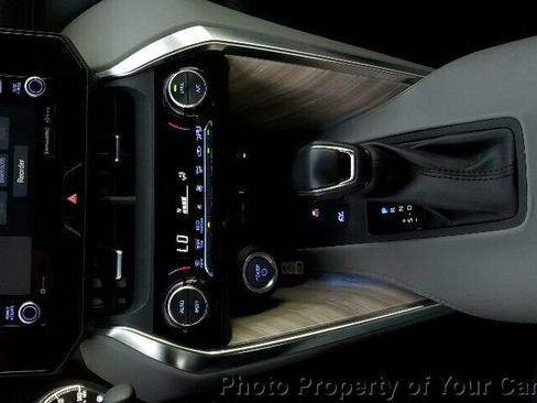 Used 2021 Toyota Venza XLE w/ Softex Package image 29