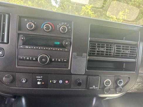 Used 2023 Chevrolet Express 3500 w/ Power Convenience Package RWD image 23