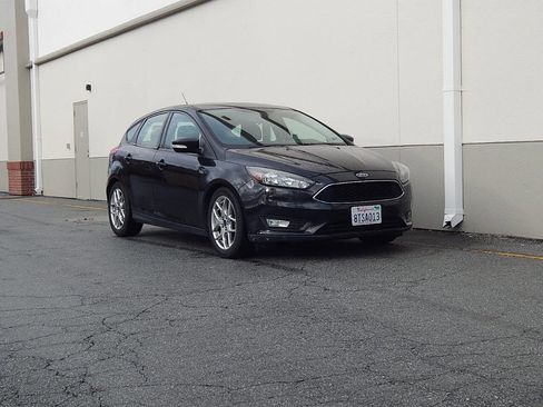Used 2015 Ford Focus SE w/ Equipment Group 201A image 1