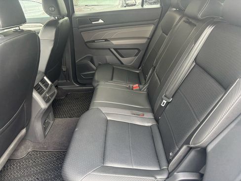 Used 2021 Volkswagen Atlas Cross Sport SE image 9