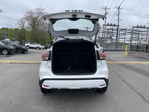 Used 2023 Nissan Kicks SR w/ SR Premium Package FWD image 13