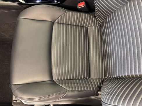 Used 2023 Toyota Corolla Cross XSE w/ Convenience Package image 22