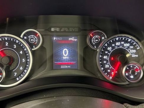 Used 2025 RAM 2500 Big Horn AWD/4WD image 34