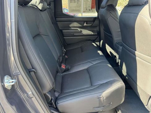 Used 2025 Toyota Tacoma TRD Off-Road image 15