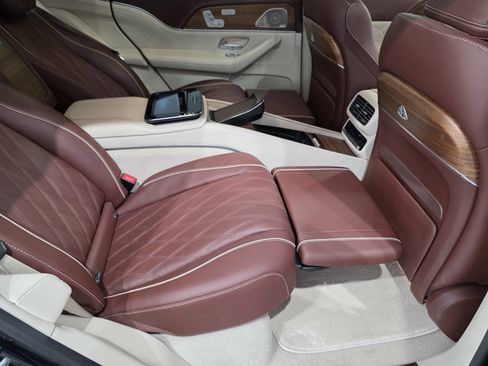 Used 2024 Mercedes-Benz Maybach GLS 600 4MATIC image 25