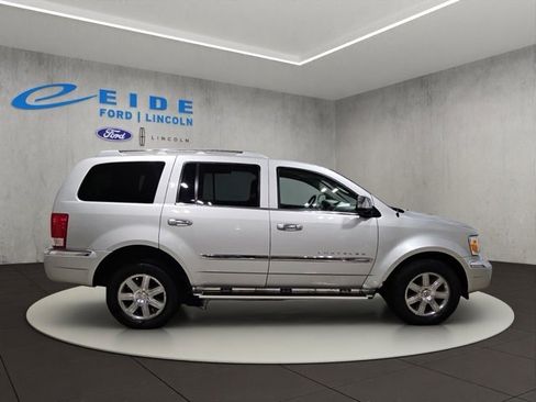 Used 2009 Chrysler Aspen Limited image 5