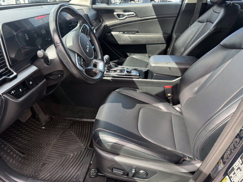 Used 2023 Kia Sportage EX AWD/4WD image 14