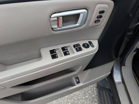 Used 2013 Honda Pilot Touring image 17