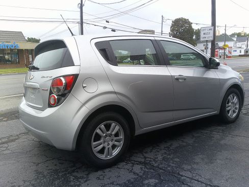 Used 2014 Chevrolet Sonic LT FWD image 10