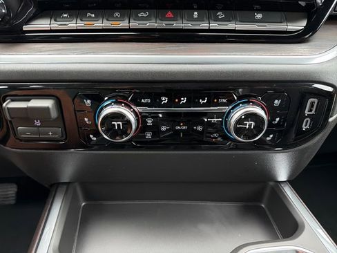 New 2026 GMC Sierra 1500 SLT AWD/4WD image 14
