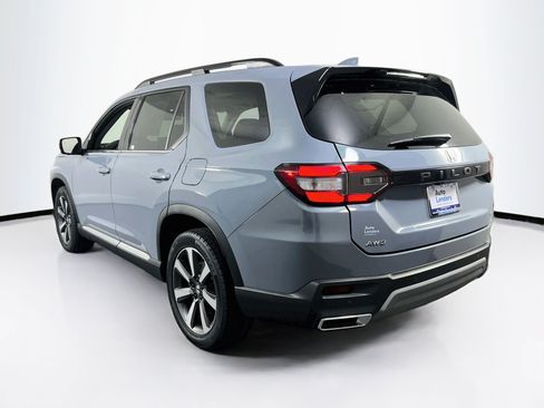 Used 2023 Honda Pilot Elite image 7