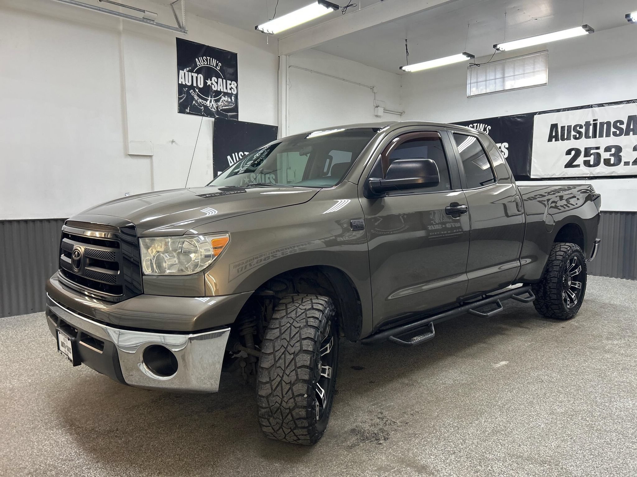 Used 2007 Toyota Tundra SR5 w/ Preferred Accessory Pkg AWD/4WD image 5
