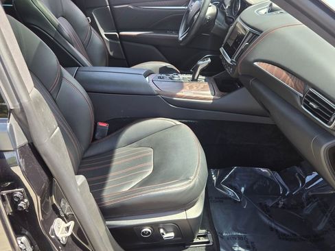 Used 2022 Maserati Levante Modena AWD/4WD image 17