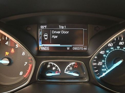 Used 2016 Ford Escape Titanium w/ Equipment Group 301A AWD/4WD image 12