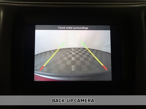 Used 2021 Jeep Cherokee Latitude Lux w/ Mopar Interior Package image 4