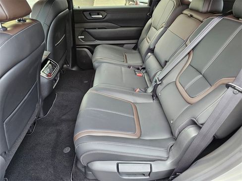 New 2026 Nissan Armada SL image 6